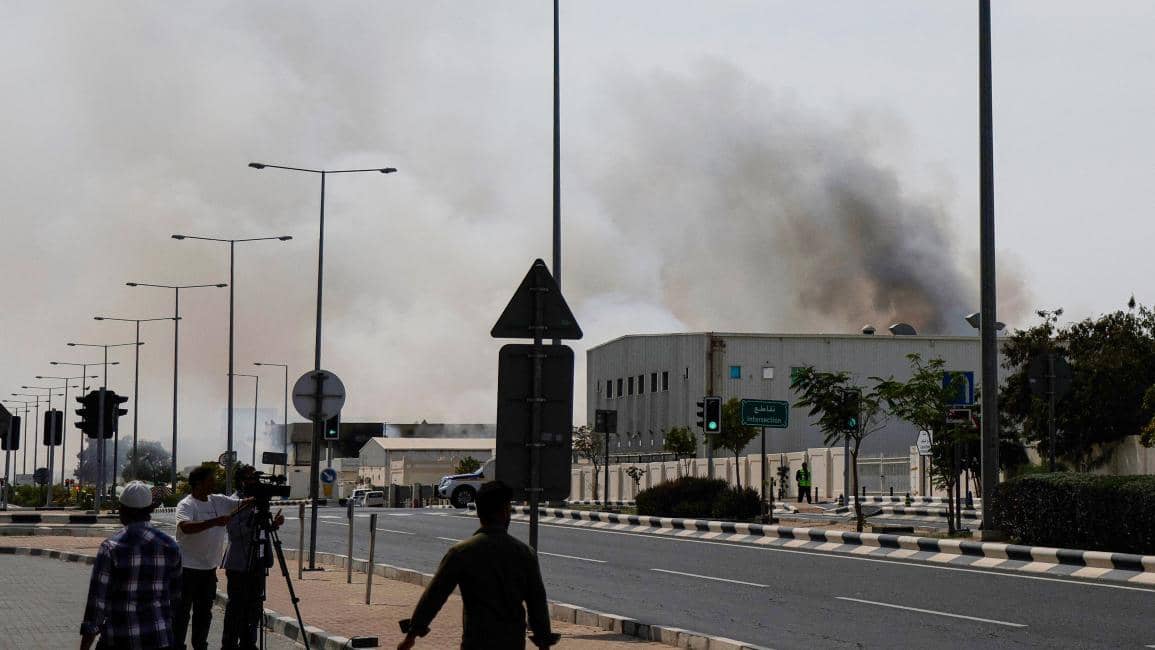 مكتب أبو ظبي الإعلامي: إصابة أردني ومصري إثر سقوط شظايا عقب اعتراض جوي