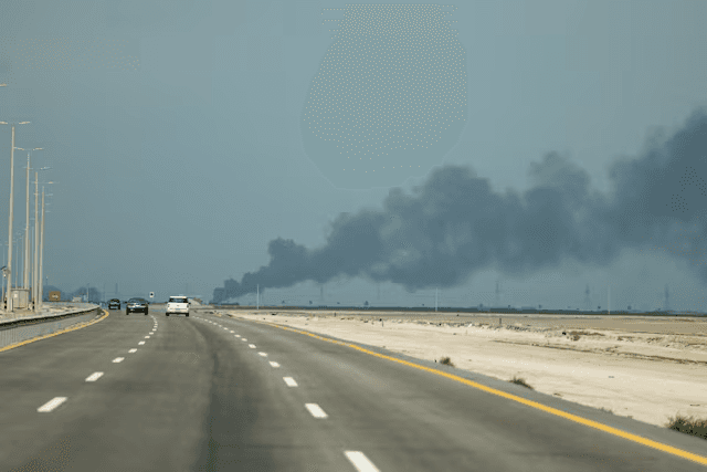 السعودية: مسيرات قادمة من العراق استهدفت خط أنابيب شرق-غرب