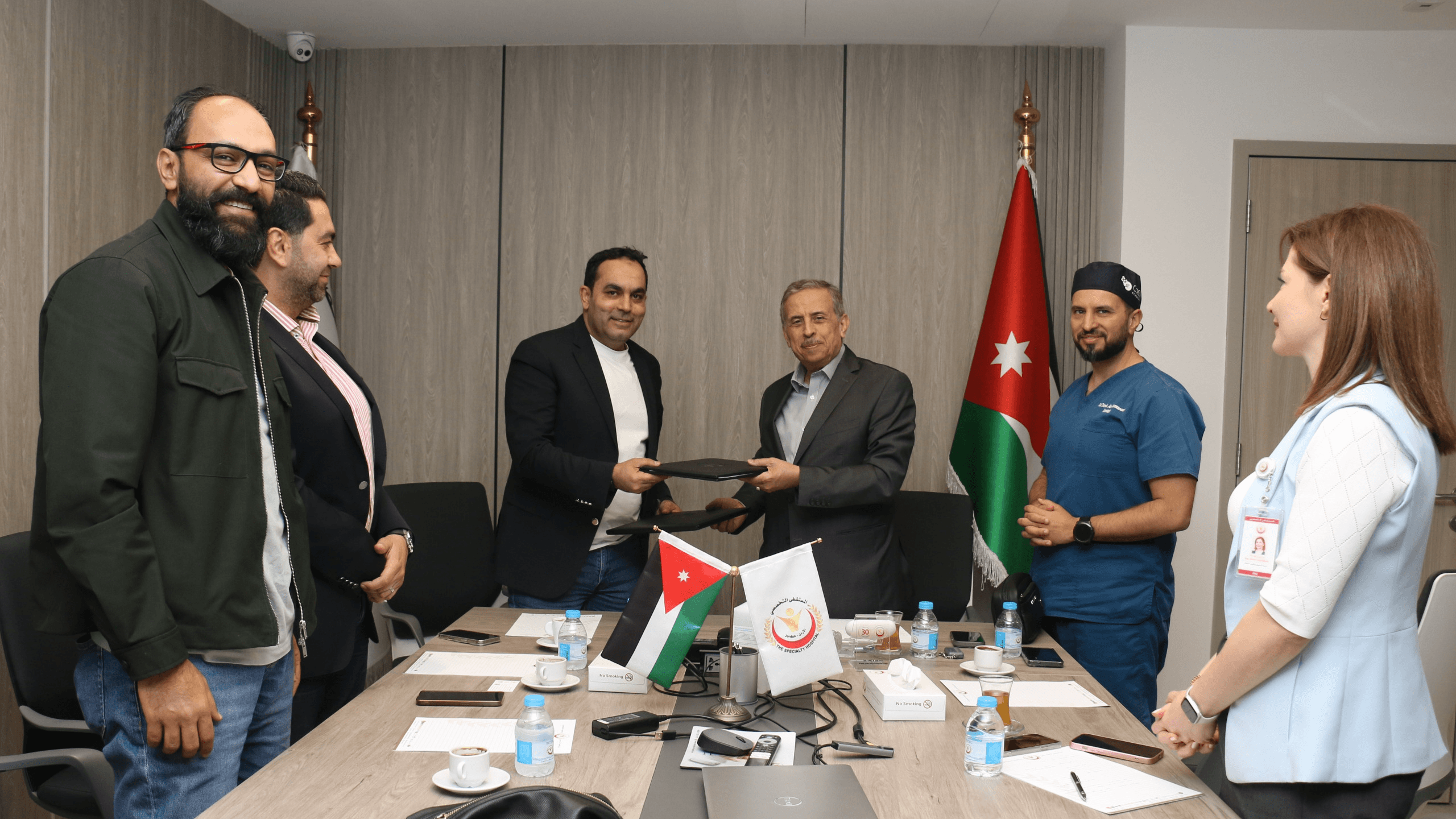 راديو عين والمستشفى التخصصي يطلقان برنامج "مرهم" لتعزيز التوعية الطبية
