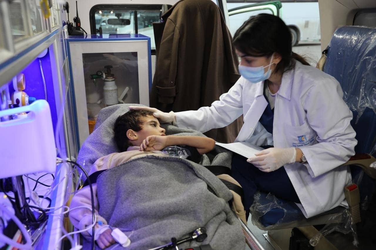 القوات المسلحة الأردنية تجلي دفعة جديدة من أطفال قطاع غزة المرضى
