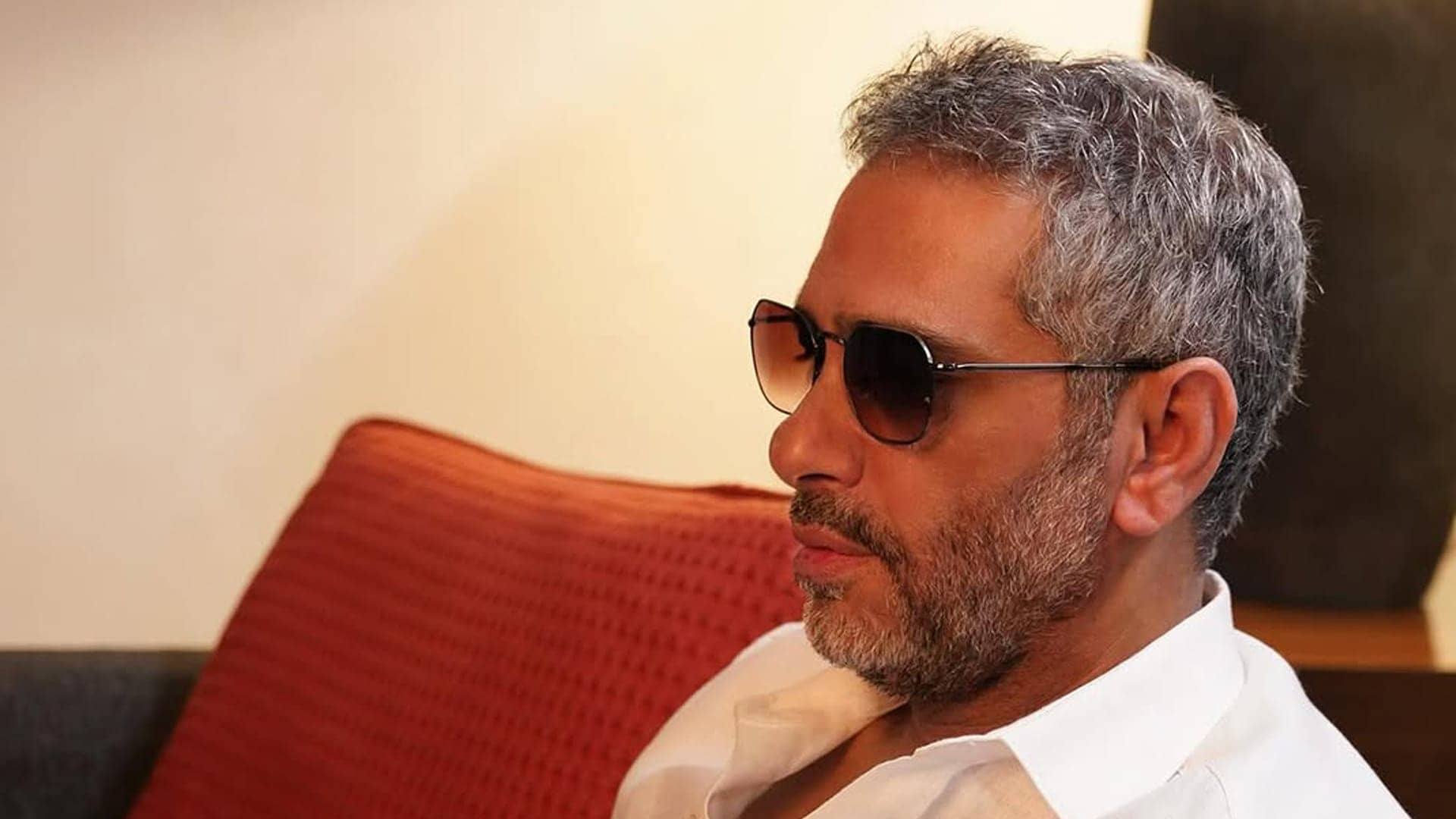 في ذكرى ميلاده الـ57.. تضامن واسع مع فضل شاكر "خلف القضبان"