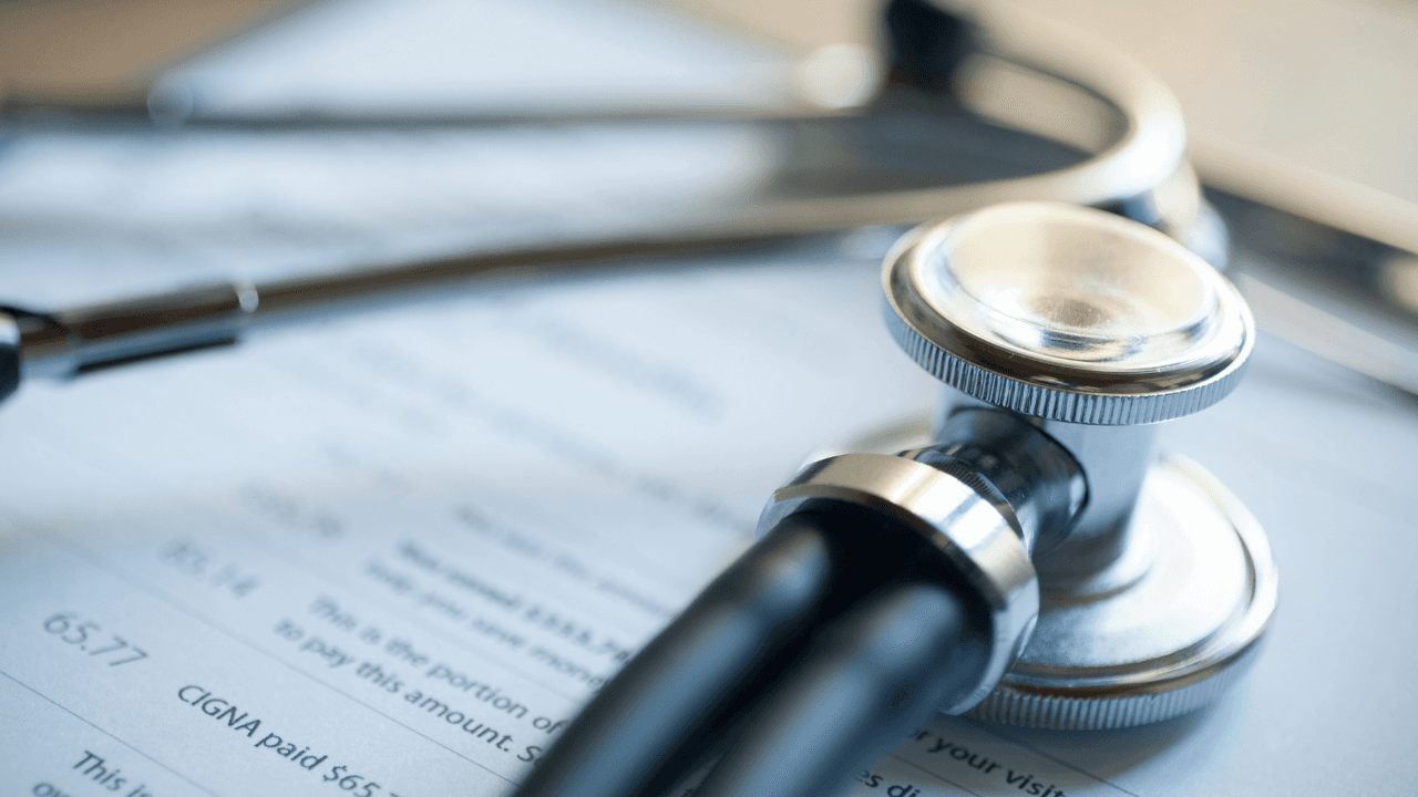 وزير أسبق ينعى طالبة طب في "الأردنية" أنهت حياتها.. ويطالب بحماية الطلبة من الاكتئاب