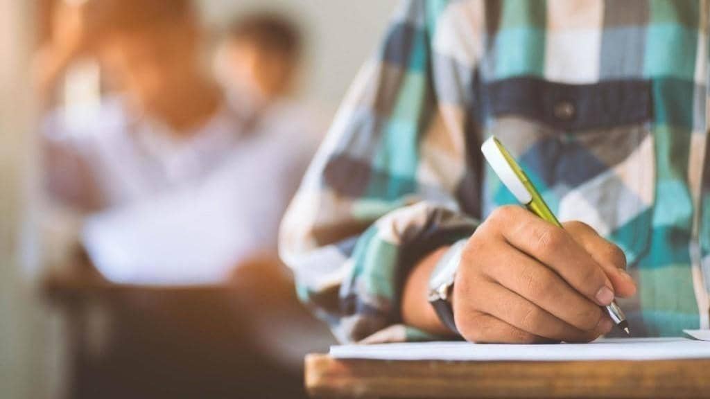 طلبة "شامل: تفاجأنا بأسئلة من خارج المحاور.. وجامعة البلقاء ترد