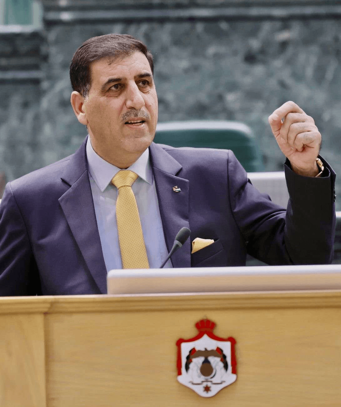 النائب القبلان يطالب بطرح الثقة بالحكومة.. فيديو