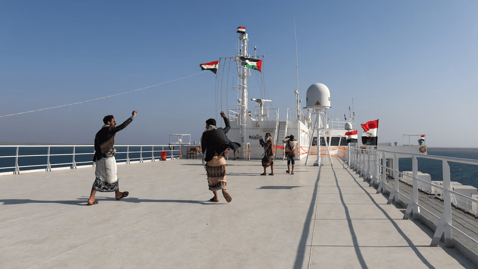 إيران تأمر الحوثيين بإغلاق مضيق باب المندب إذا قصفت أمريكا شبكة الكهرباء