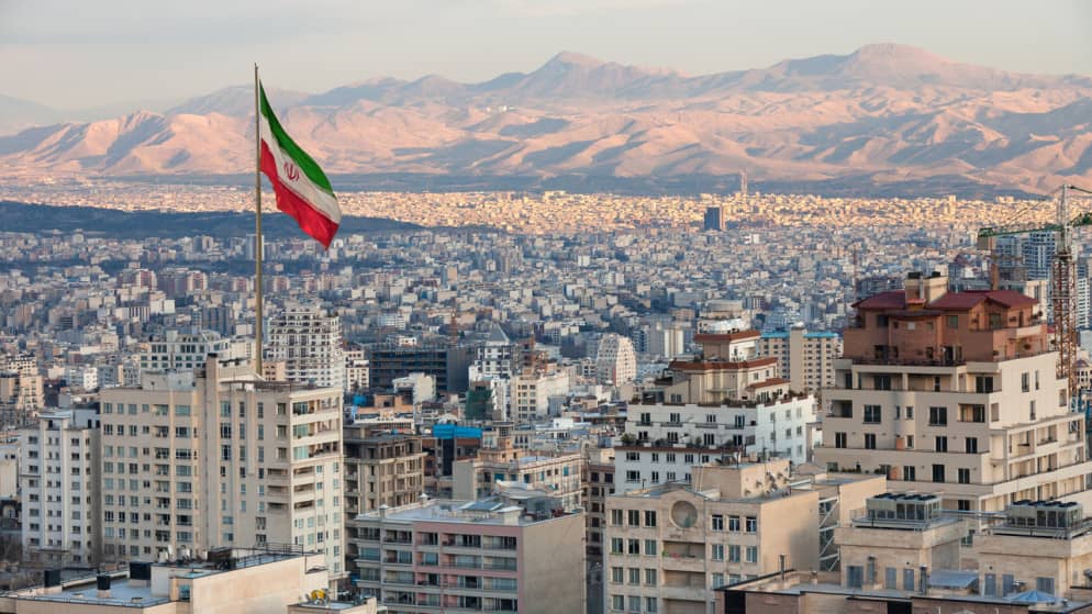 فوكس نيوز: الجيش الأمريكي نفذ هجمات على بندر عباس وميناء قشم في إيران