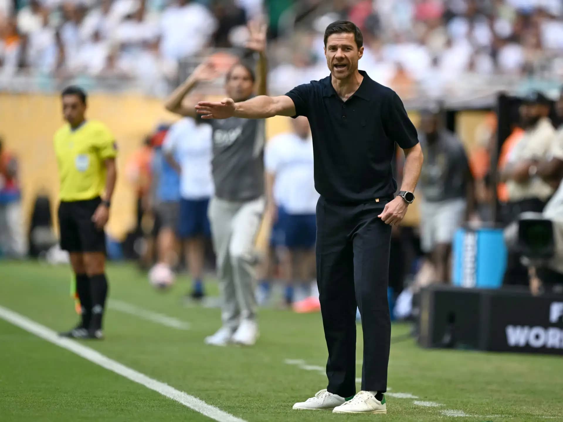 تشابي ألونسو خارج أسوار ريال مديد بالتراضي