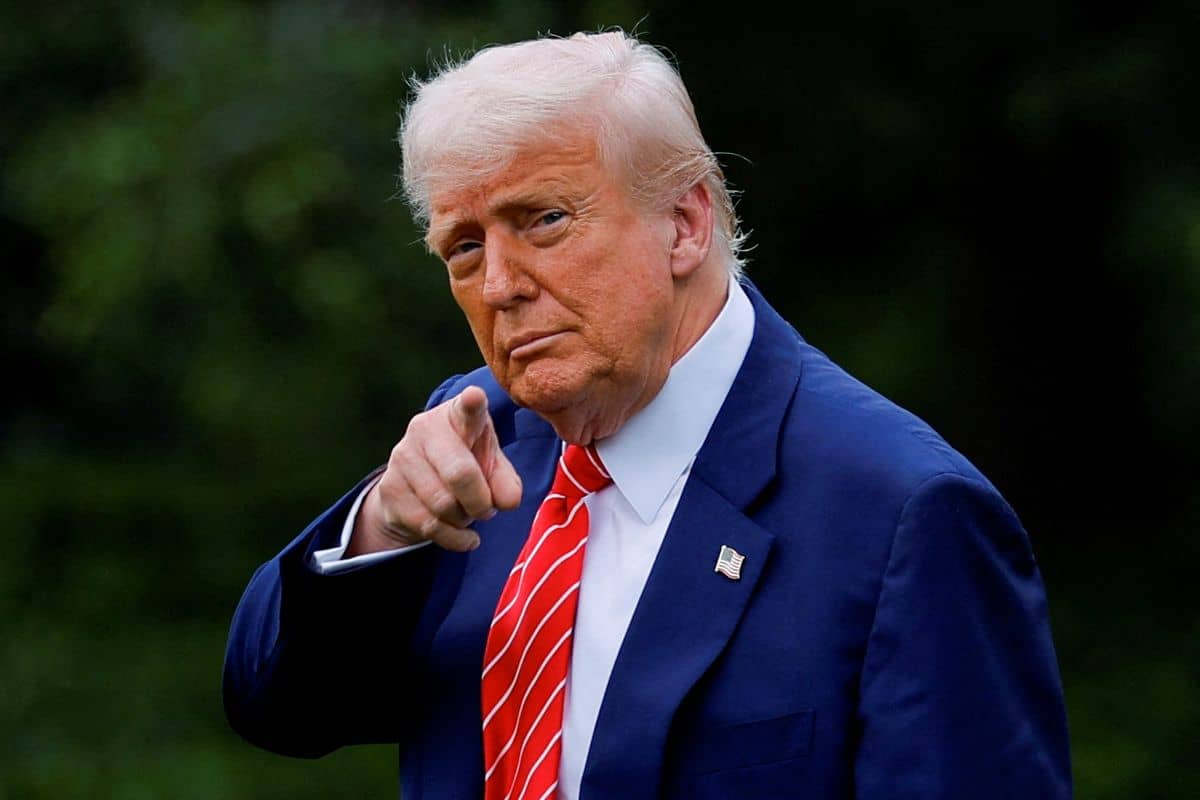 ترمب يهدد بتدمير بنية إيران التحتية قبيل مفاوضات مرتقبة