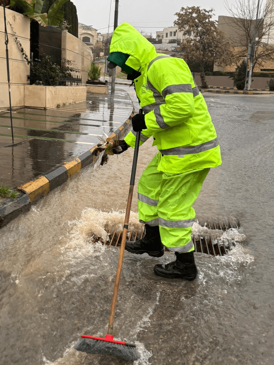 680 طلبا للتنافس على وظائف عمال وطن في بلدية إربد الكبرى