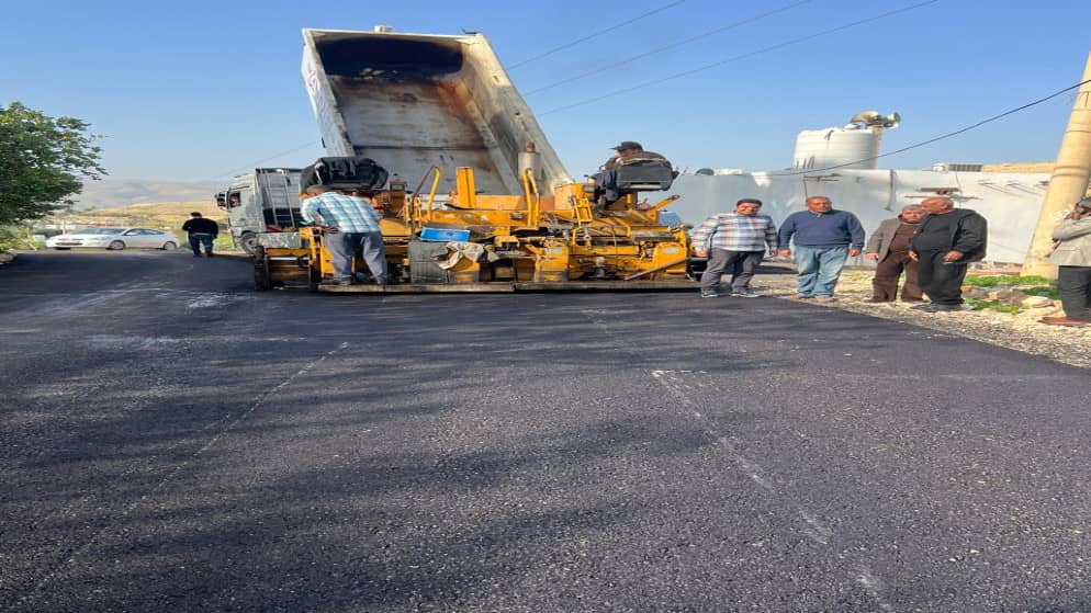 بلدية دير علا تباشر أعمال فتح وتعبيد شوارع في مختلف مناطقها