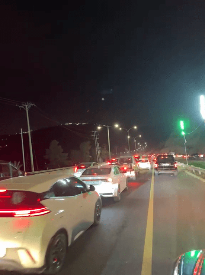 طريق إربد - عمان تزدحم نتيجة عودة المتنزهين من محافظات الشمال