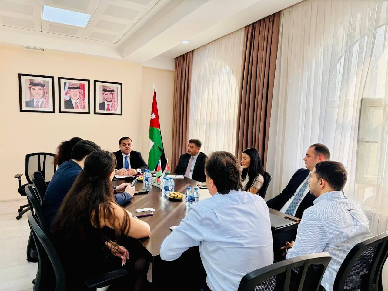 “السياحة” تعزز تعاونها مع السوق الأذري لاستقطاب مزيد من السياح