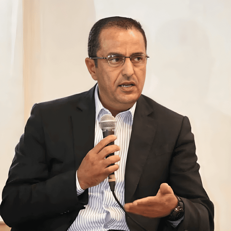 أبو زيد يلقن محللاً إيرانياً درساً على الهواء مباشرة