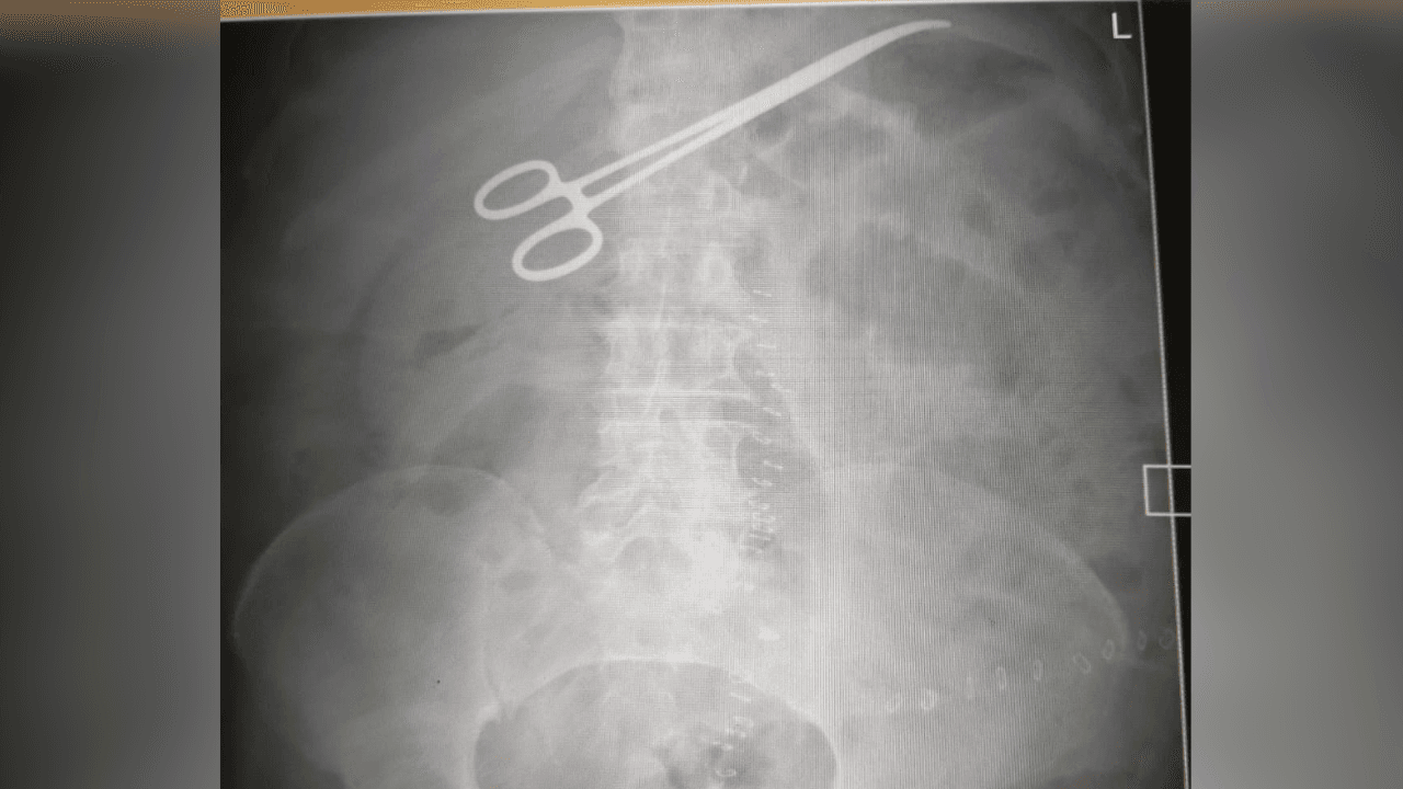 اتهامات ونفي وتحقيق رسمي.. "العبدلات" يكشف تفاصيل ما جرى في غرفة عمليات البشير