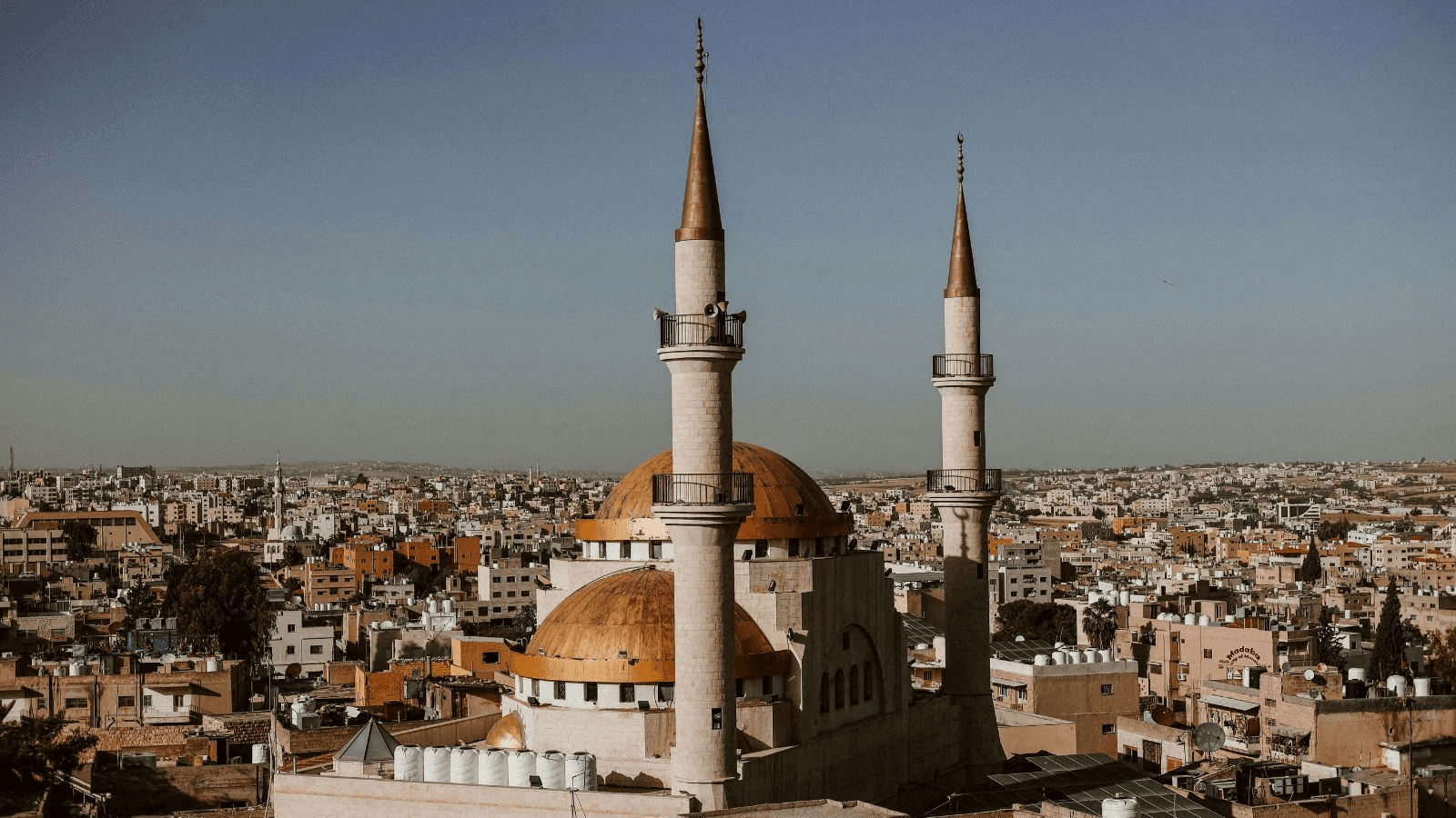 خبير طاقة: فواتير الكهرباء تثقل كاهل المساجد رغم أنظمتها الشمسية