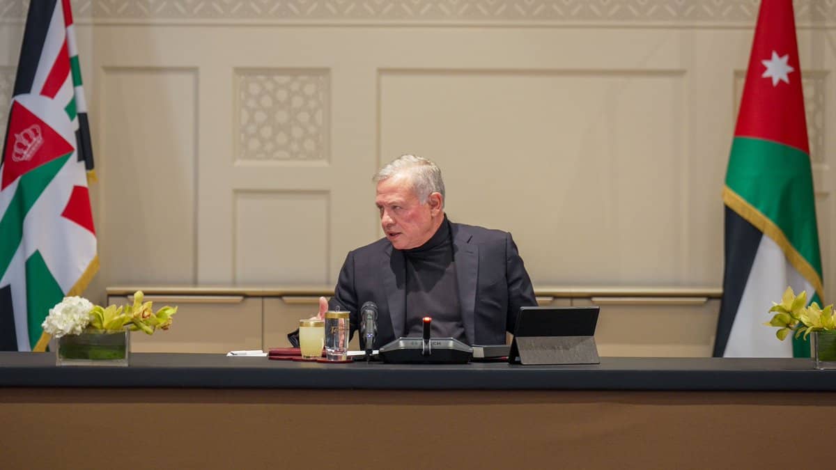 الملك يؤكد لرئيس حكومة إقليم كردستان العراق ضرورة الوقف الفوري للاعتداءات الإيرانية على دول المنطقة