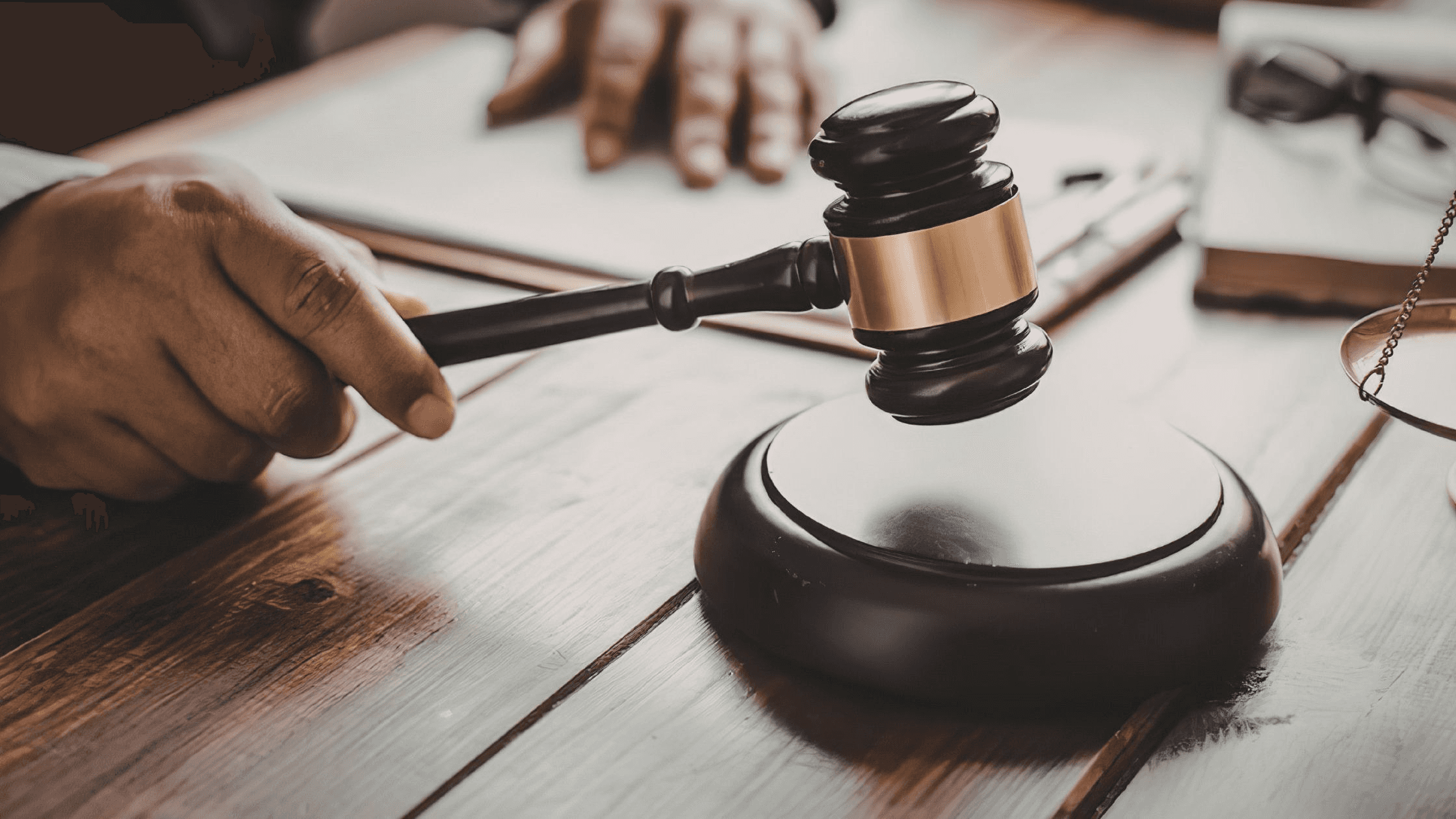 صدور حُكم قطعي يتضمّن الغـاء قـرارات صادرة عن اللجنـة الوزارية ووزيـر الاستثمار