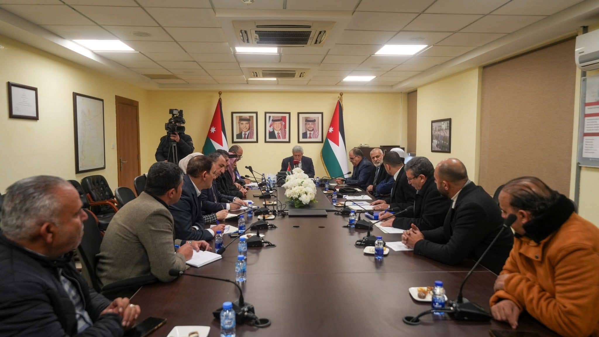 "النقل النيابية" تبحث  قضايا النقل العام والسياحي والتاكسي وتأجير السيارات