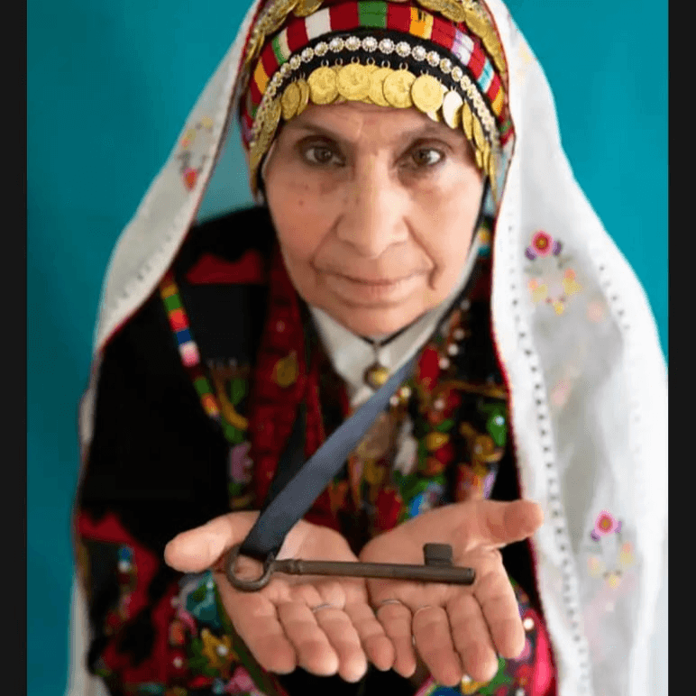 حفنة تراب من القدس ومفتاح العودة.. حكاية لاجئة تحتفظ بوعد العودة منذ النكبة