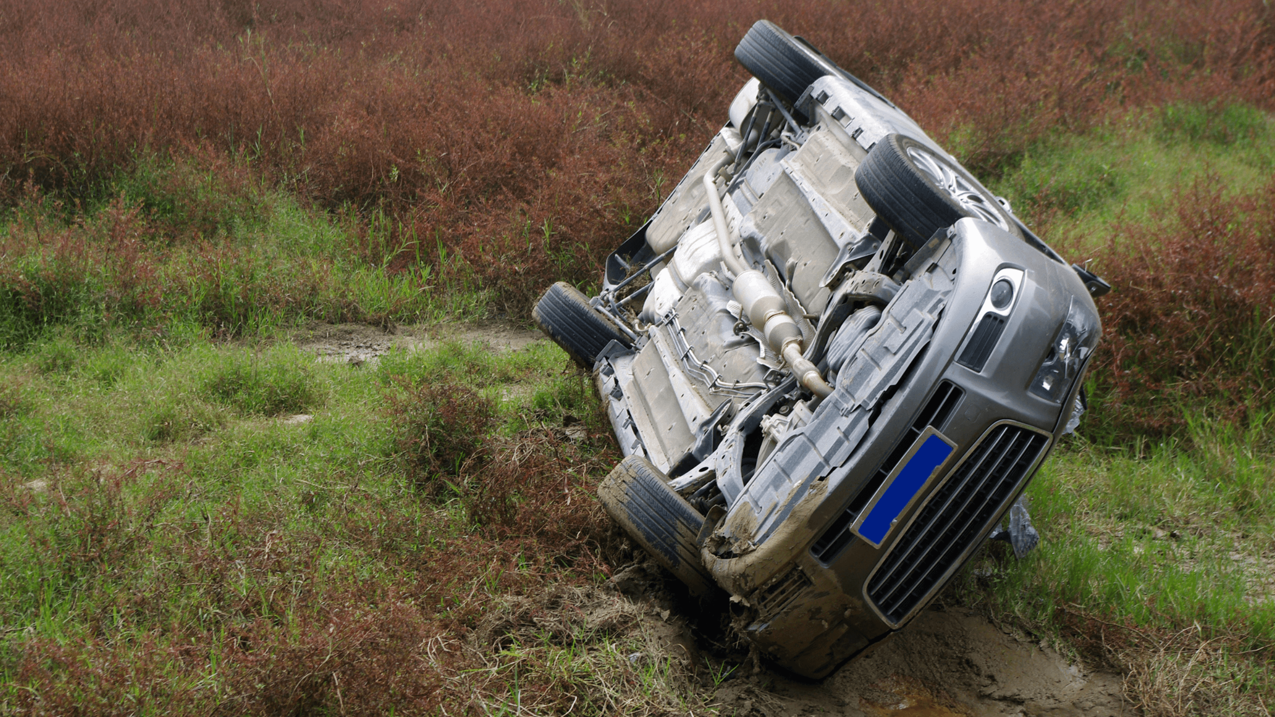 إصابة شخص إثر انقلاب مركبة باتجاه ناعور