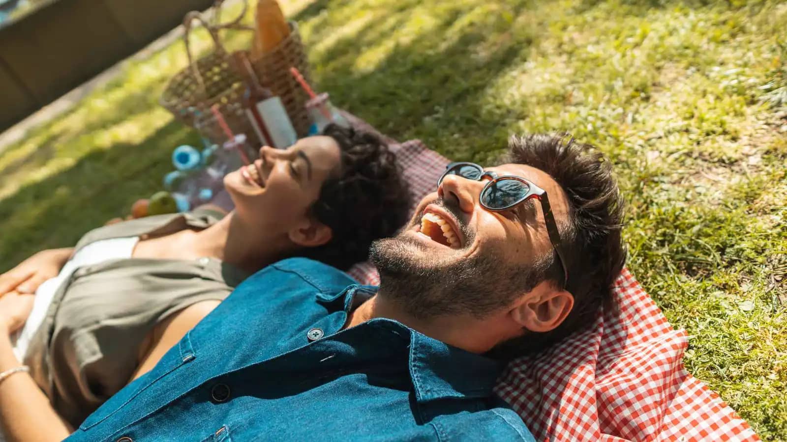 الشمس تغيّر كيمياء الدماغ.. دراسة تفسر أسباب تحسن المزاج