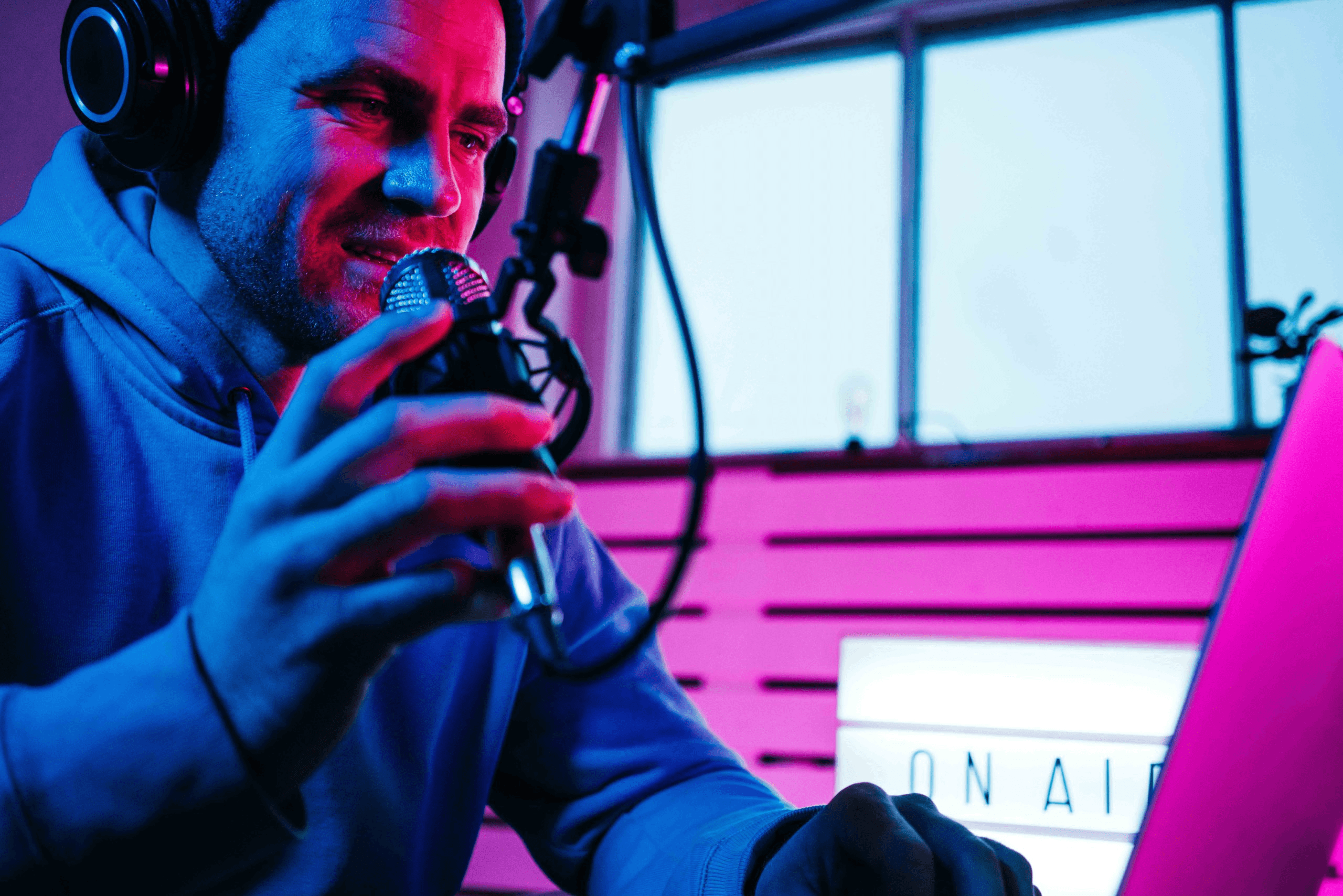 إلزام "صناع المحتوى" بالحصول على رخصة عند ممارسة أي نشاط إعلامي رقمي احترافي