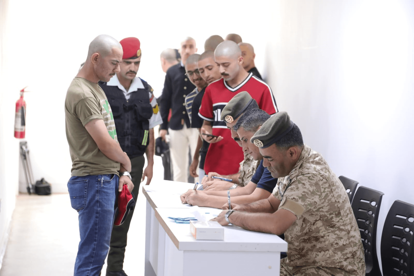 القوات المسلحة تباشر إجراءات الفحوصات الطبية للدفعة الثالثة من مكلفي خدمة العلم