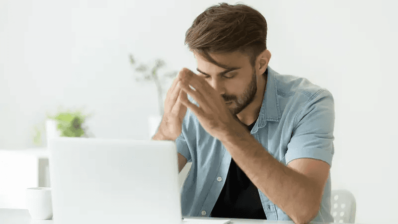 هل النسيان ضعف في الذاكرة أم وظيفة طبيعية للدماغ؟