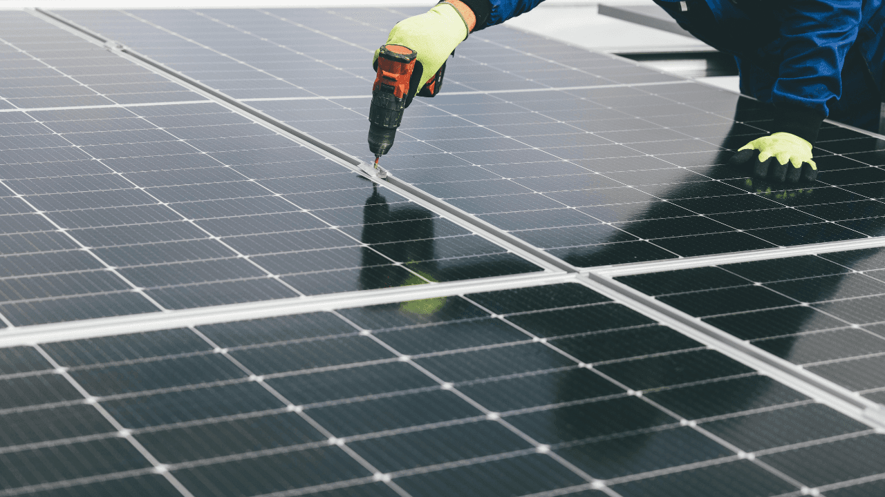 هيئة الطاقة: يمكن للمشتركين الاستغناء عن شبكة الكهرباء والتوجه للطاقة المتجددة