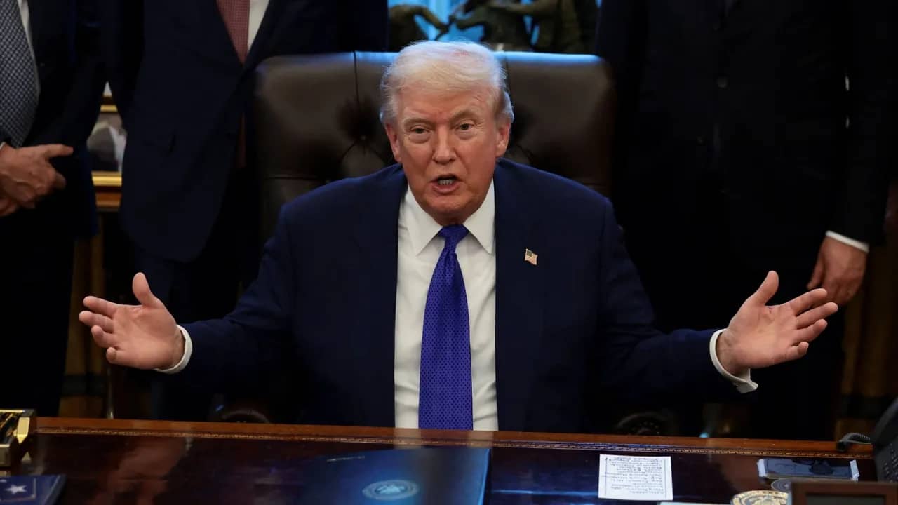 ترمب:  على المرشد الإيراني خامنئي أن يشعر بالقلق