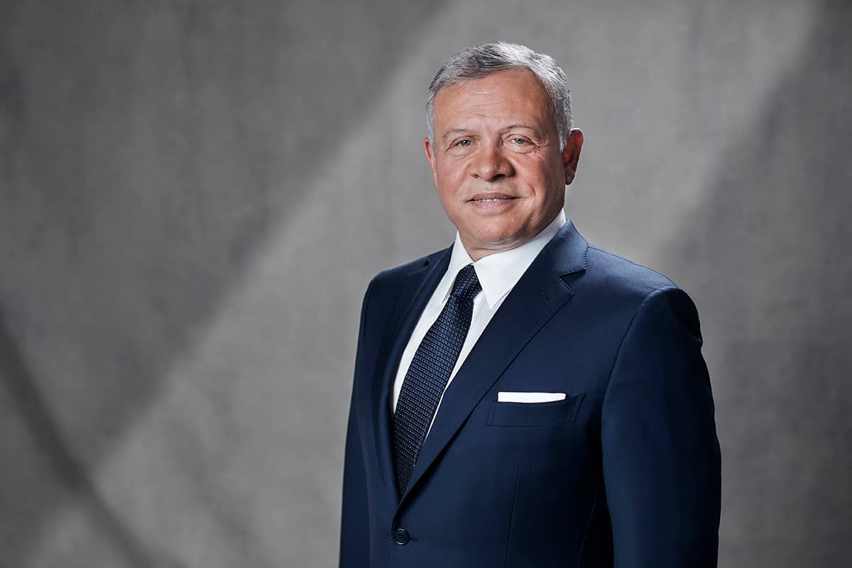 الملك يعود إلى أرض الوطن بعد جولة شملت زيارات إلى الإمارات وقطر ومملكة البحرين