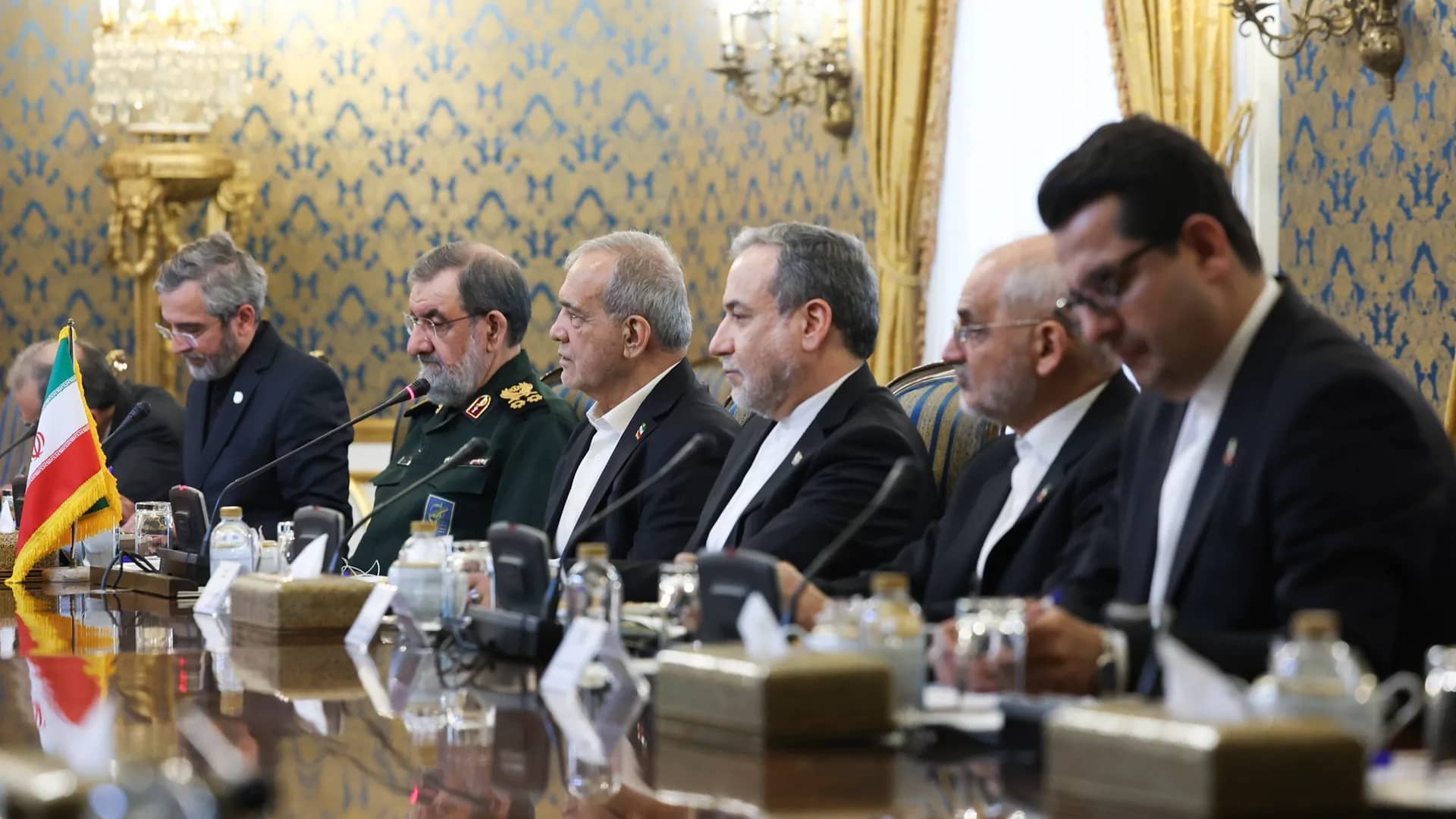 الرئيس الإيراني يؤكد لوفود السعودية وباكستان وتركيا الاستعداد لتعميق التعاون وحل الخلافات