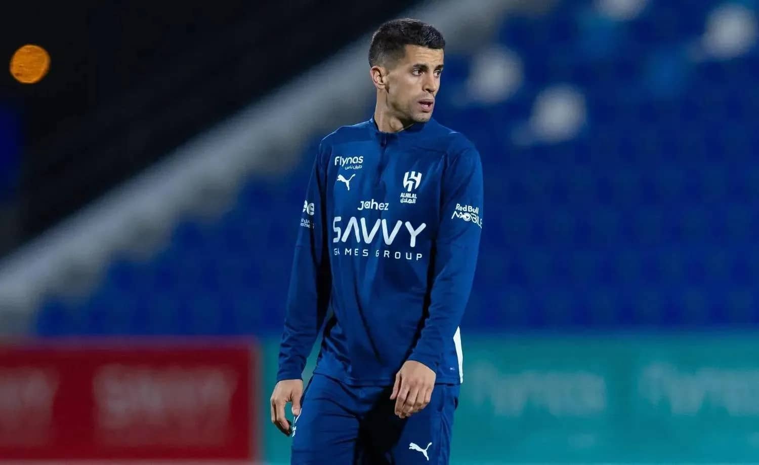 للصيف القادم.. برشلونة يستعير كانسيلو من الهلال السعودي