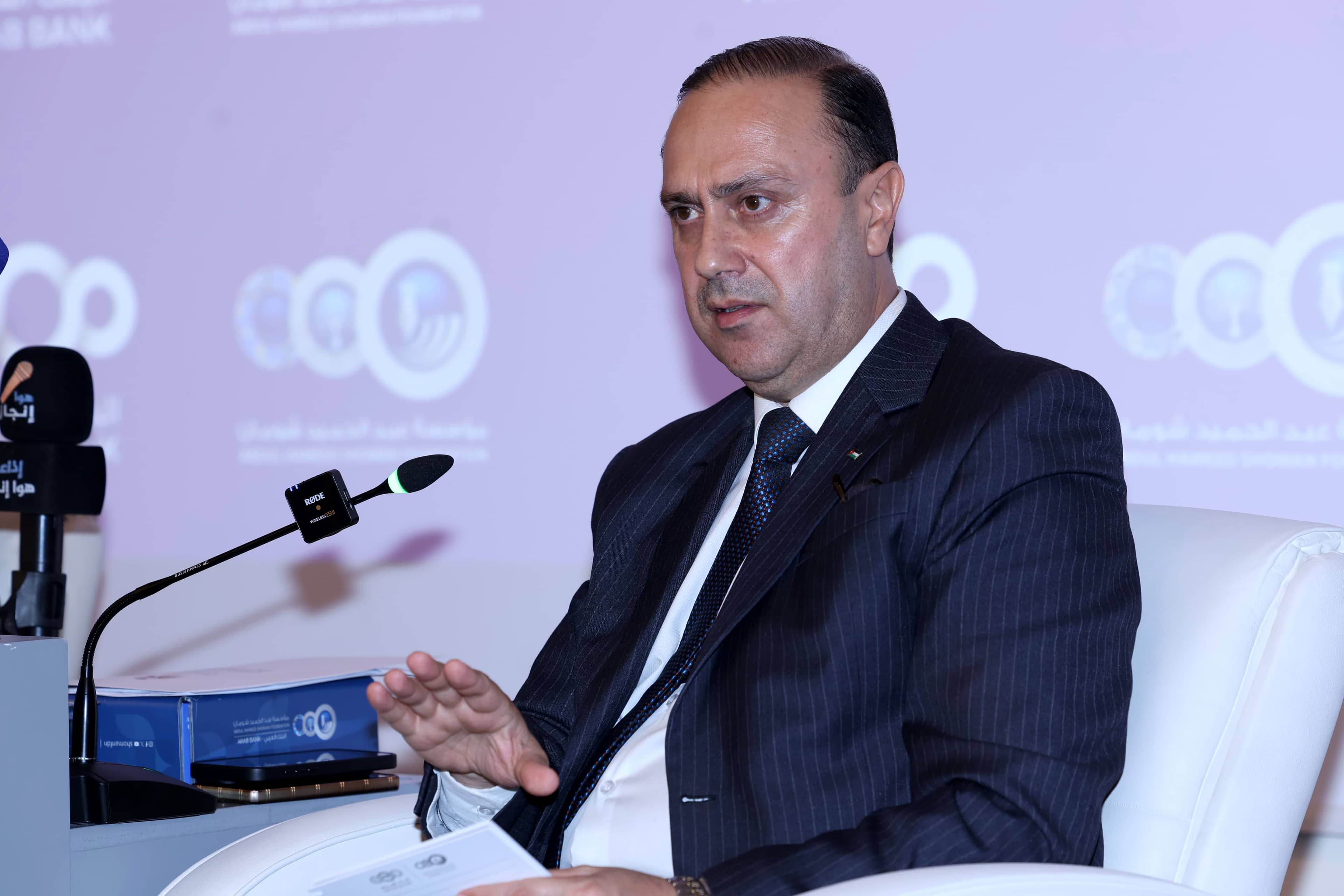 المومني: الحكومة ستعتمد "التدرج" في تسعير المحروقات وارتفاع أسعار النفط لن يُعكس على التسعيرة الشهرية