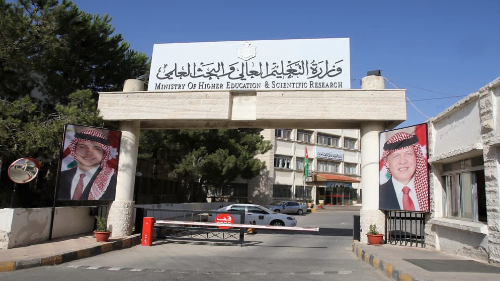 للراغبين في الدراسة بالخارج .. إحذروا