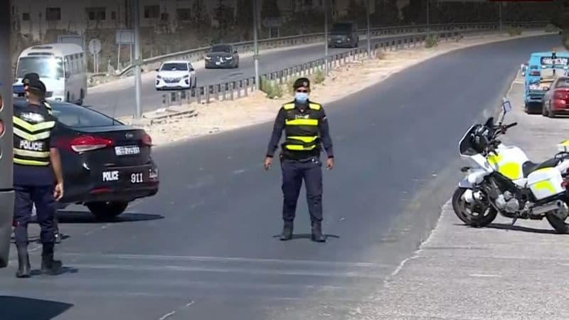إغلاق طريق الكرك - عمّان بسبب الغبار الكثيف