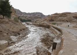 سلطة إقليم البترا ترفع جاهزيتها لمواجهة حالة عدم الاستقرار الجوي