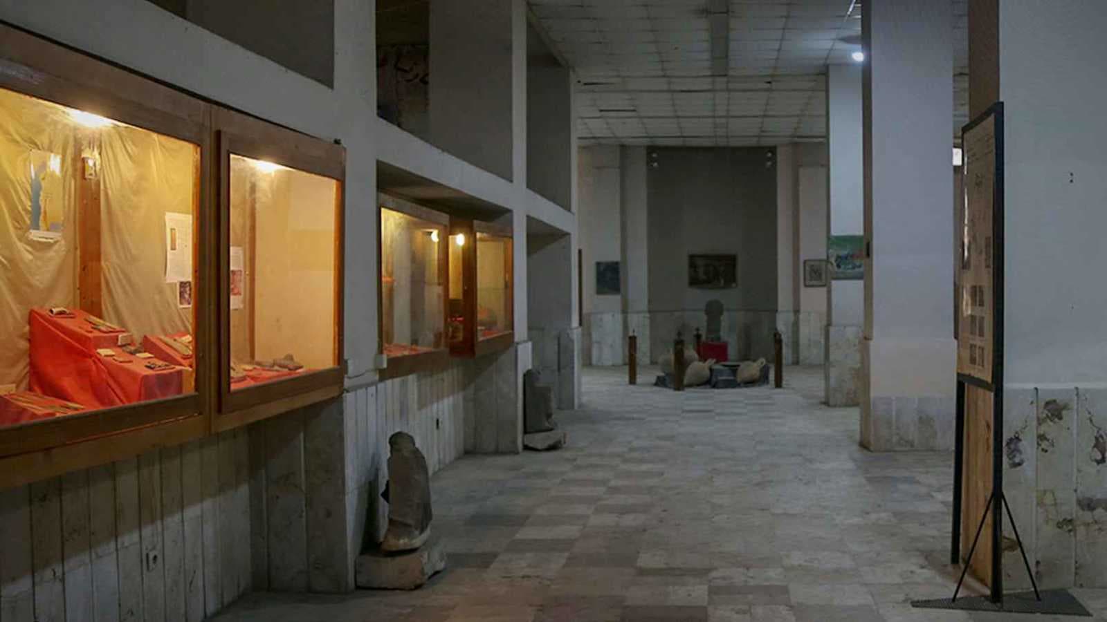 متحف إدلب يسعى لاستعادة آلاف القطع الأثرية المنهوبة "عبر الإنتربول"