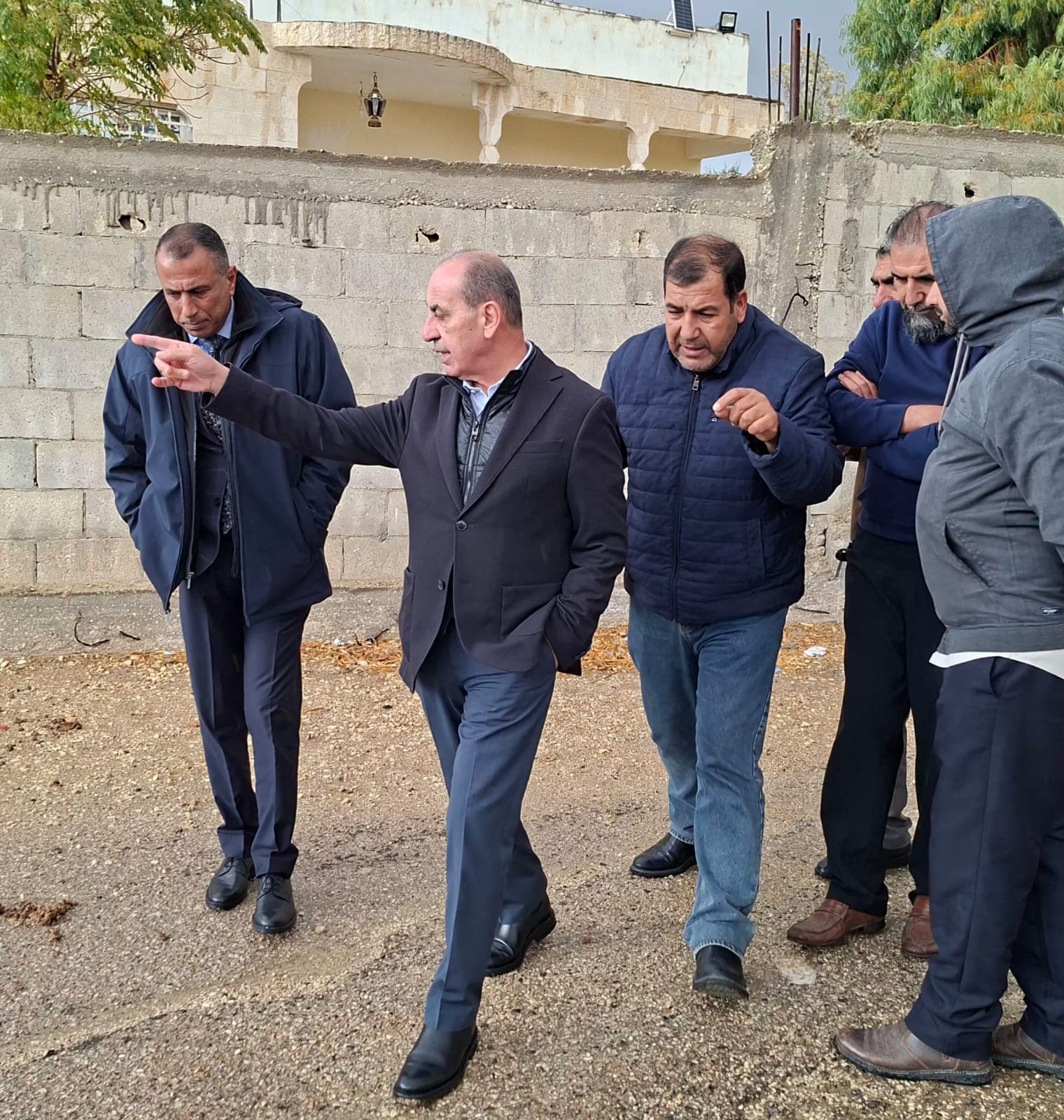 وزير الإدارة المحلية يؤكد ضرورة استمرار العمل على مدار الساعة للتعامل مع أي طارئ