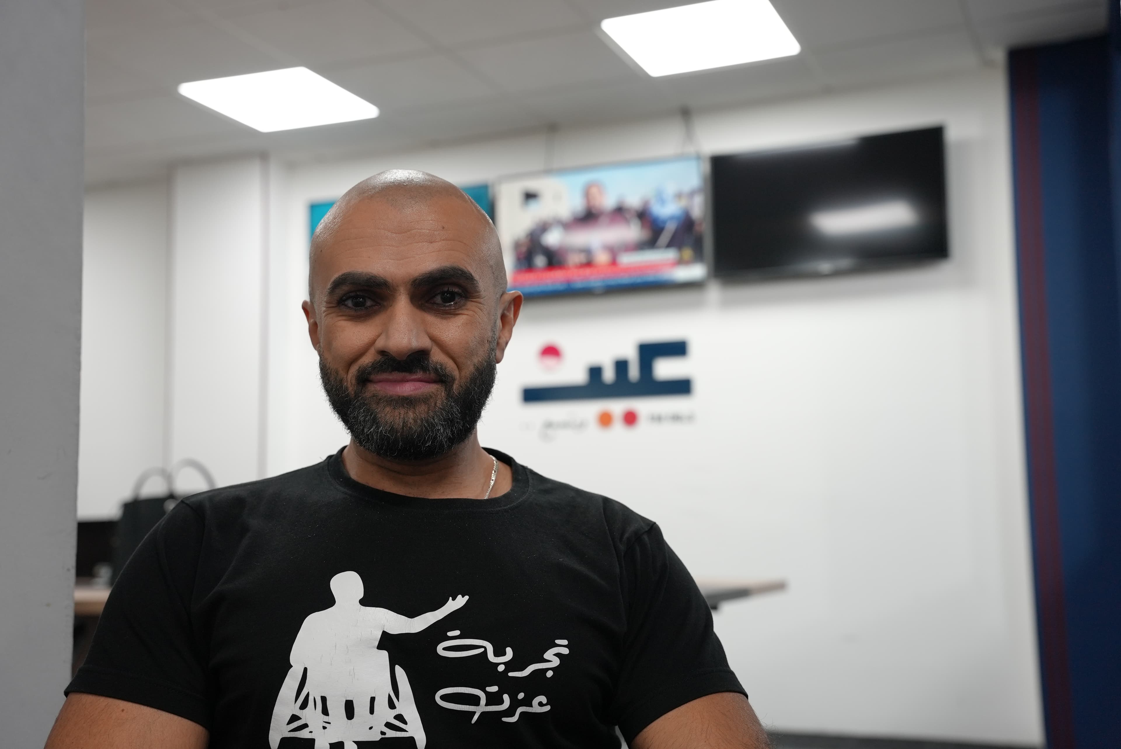 قانون منصف وواقع مؤلم.. عزّت دبلان يكشف معاناة ذوي الإعاقة في الأردن