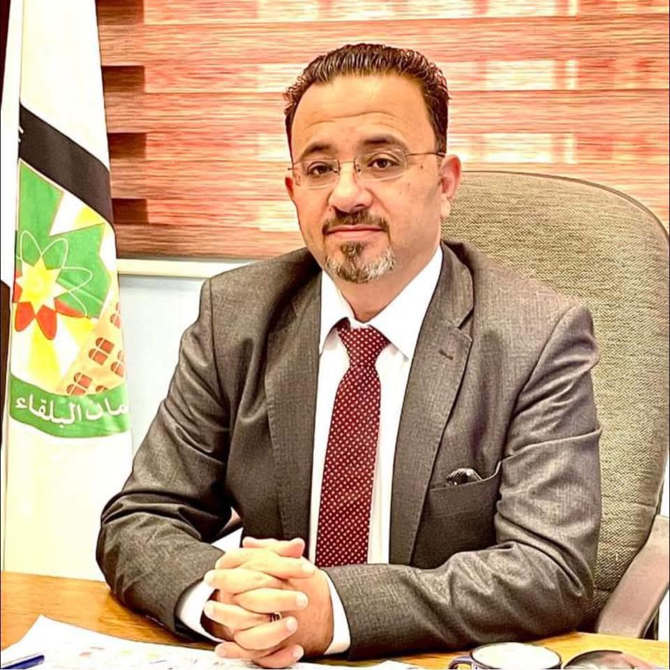 الأستاذ الدكتور أشرف الرجوب عميدا لكلية إربد الجامعية