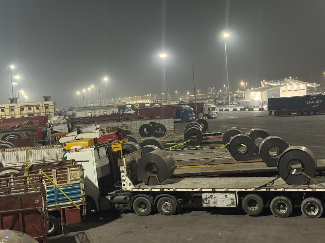 ضبط 60 عجلة مخالفة بميناء أم قصر الشمالي بالعراق