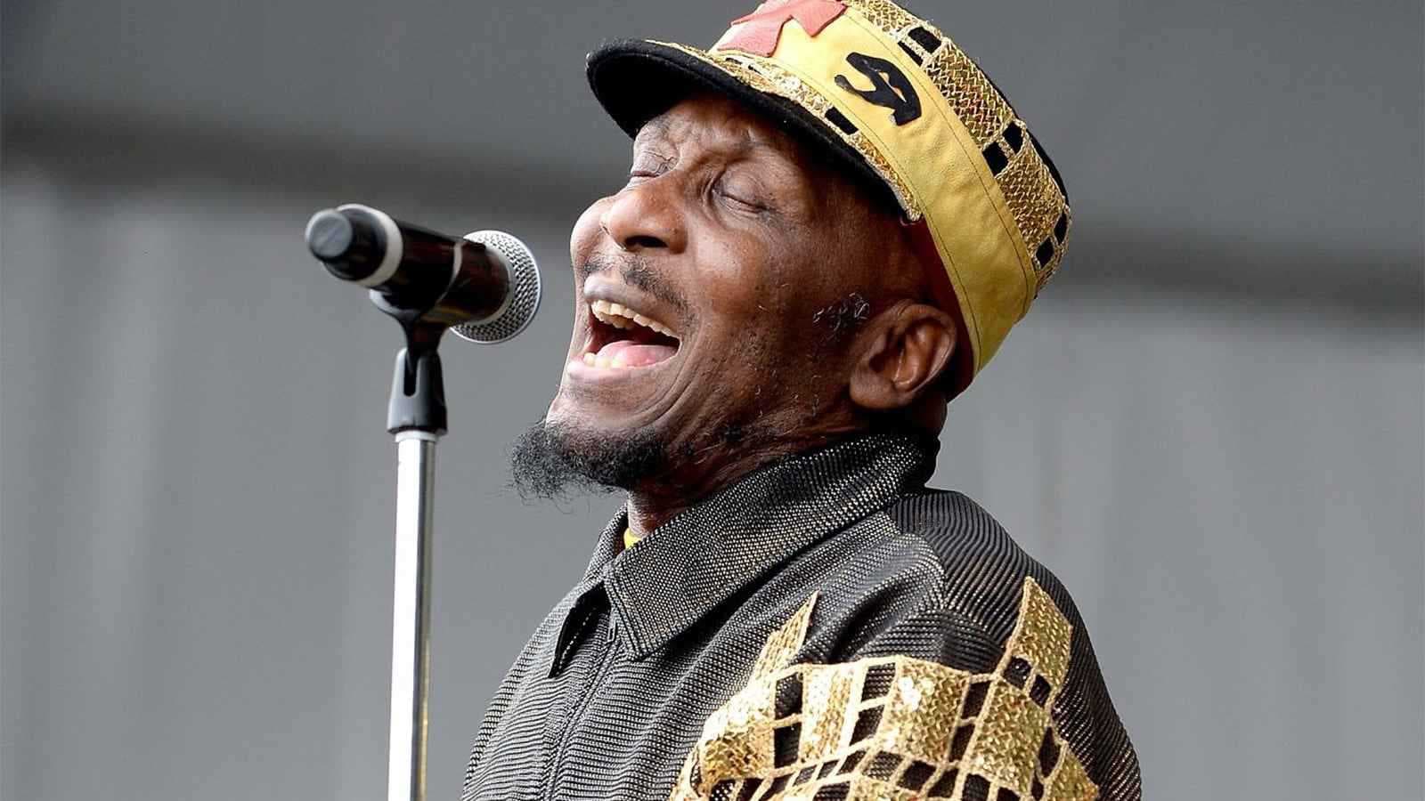 رحيل أسطورة موسيقى الريغي جيمي كليف