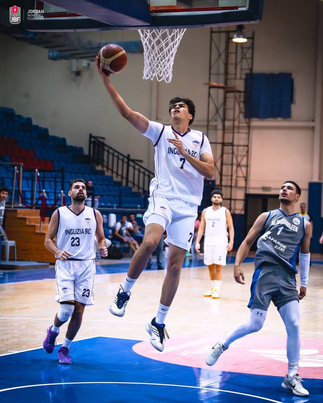 الإنجليزية يتوج بطلا للدوري التصنيفي لكرة السلة