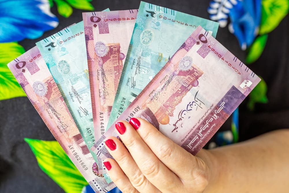 "هي تدخر أكثر"… الأردنيات يرفعن ودائعهن البنكية إلى 8.7 مليار دينار في 2024