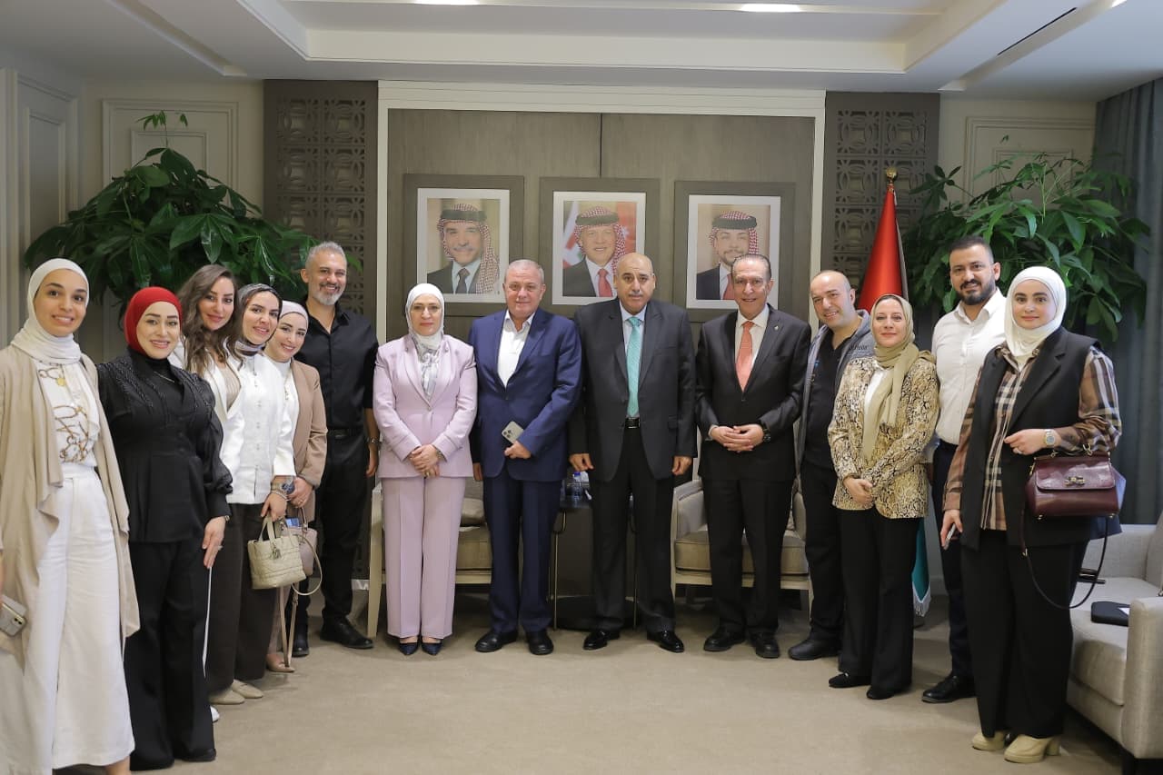 رئيس مجلس النواب يعد بإيصال مطالب أطباء الأسنان لوزير الصحة