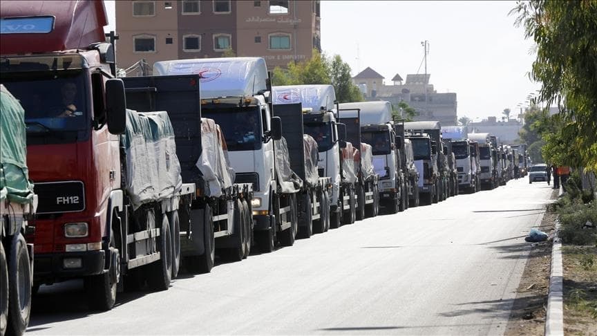دخول شاحنات مساعدات إنسانية إلى قطاع غزة