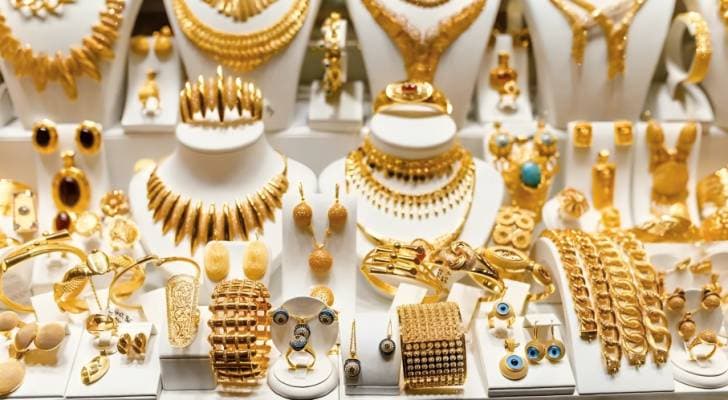 84.2 دينارا لغرام  الذهب عيار 21 في السوق المحلية الخميس