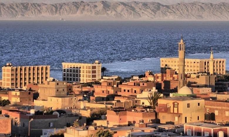 21 طعنة للأم.. شاب مصري يرتكب "مذبحة عائلية" في البحر الأحمر