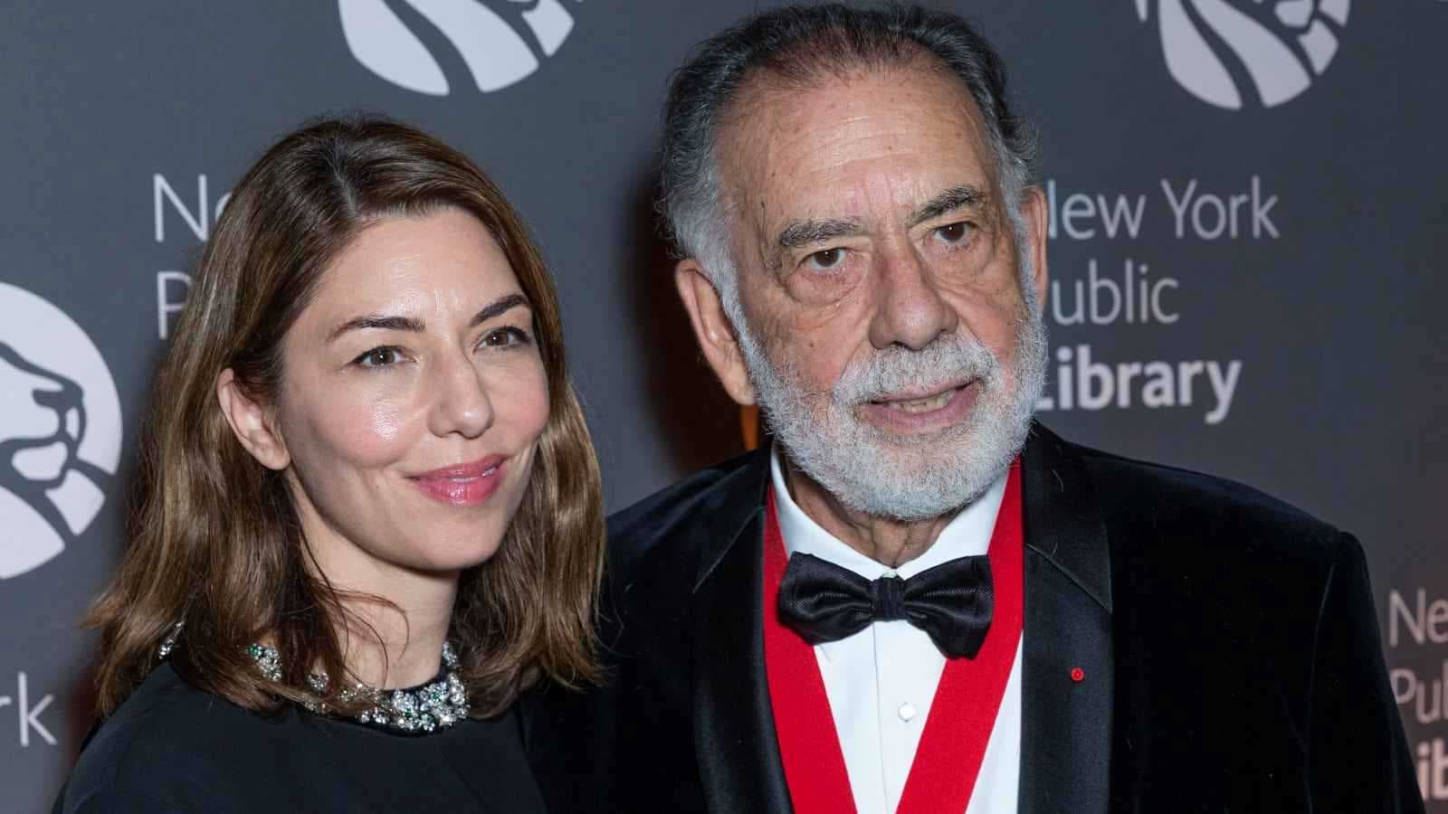 ساعة كوبولا تفجّر المزاد.. قطعة نادرة تُباع بـ10.8 مليون دولار